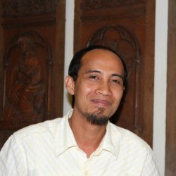 voltaire oyzon biography